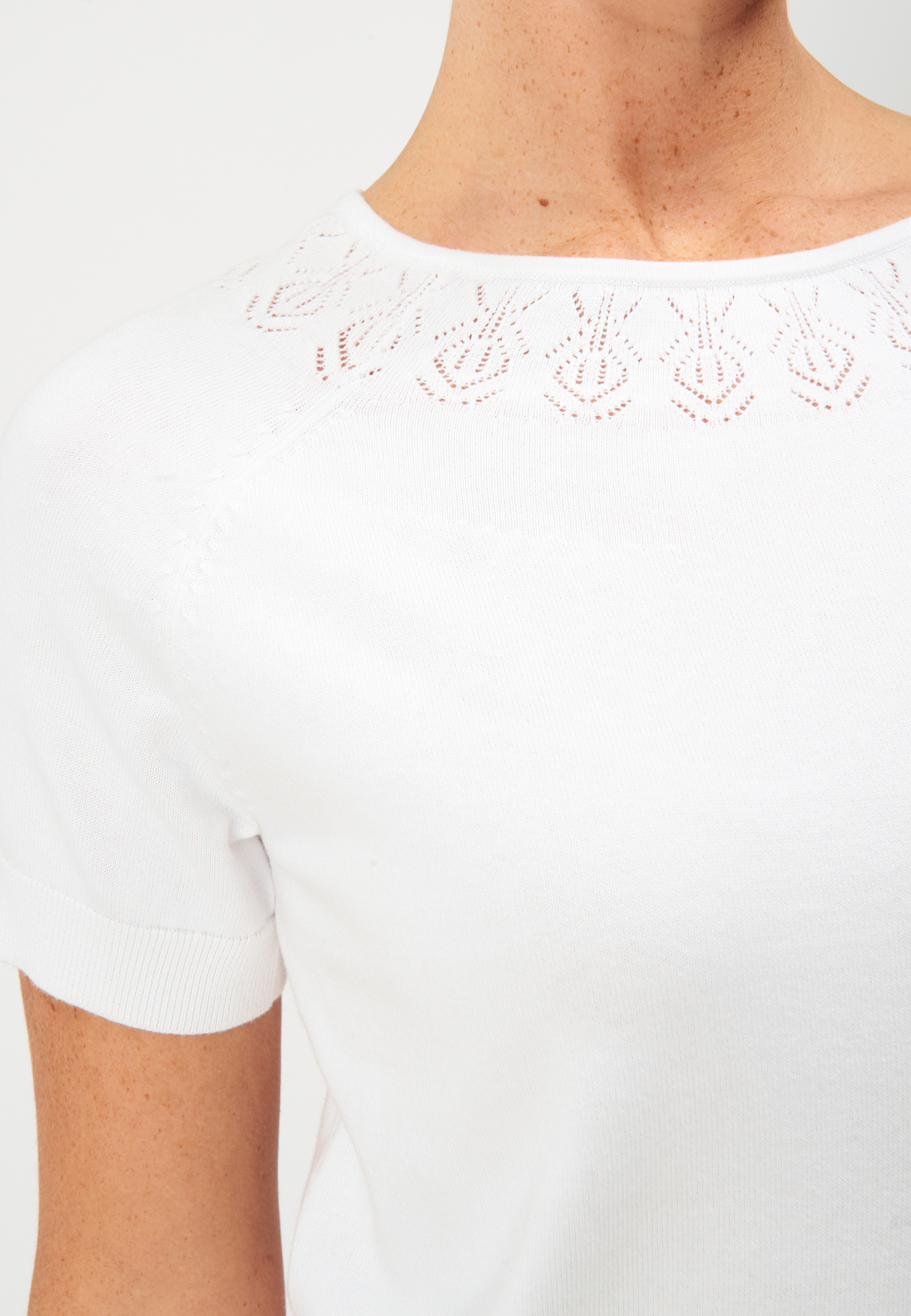Ofelia Lightweight Knitted Top with Decorative Pointelle