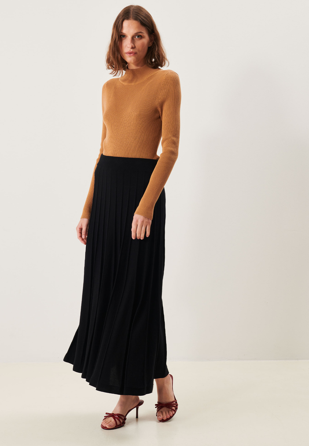 Claire Skirt – Elegant knitted skirt with beautiful fit